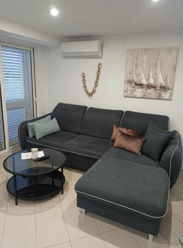 Apartman Stella Рованиска Екстериор снимка