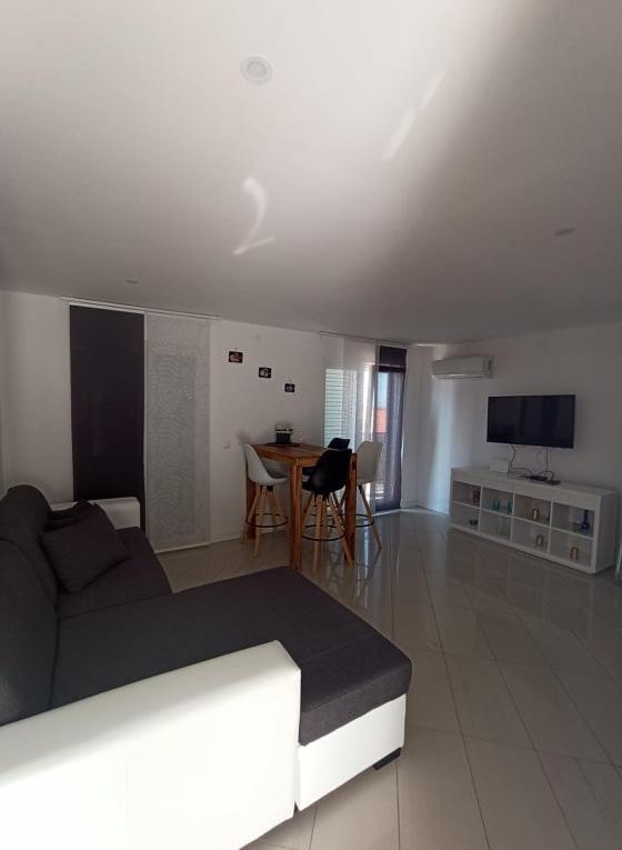 Apartman Stella Рованиска Екстериор снимка