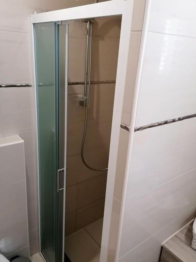 Apartman Stella Рованиска Екстериор снимка