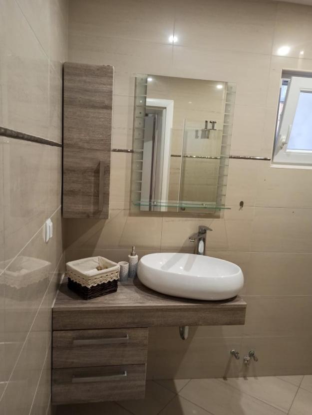 Apartman Stella Рованиска Екстериор снимка